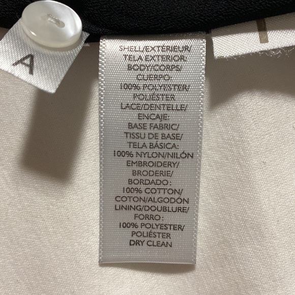 Loft dress in darling colorblocked design. Black and cream. - Picture 4 of 4